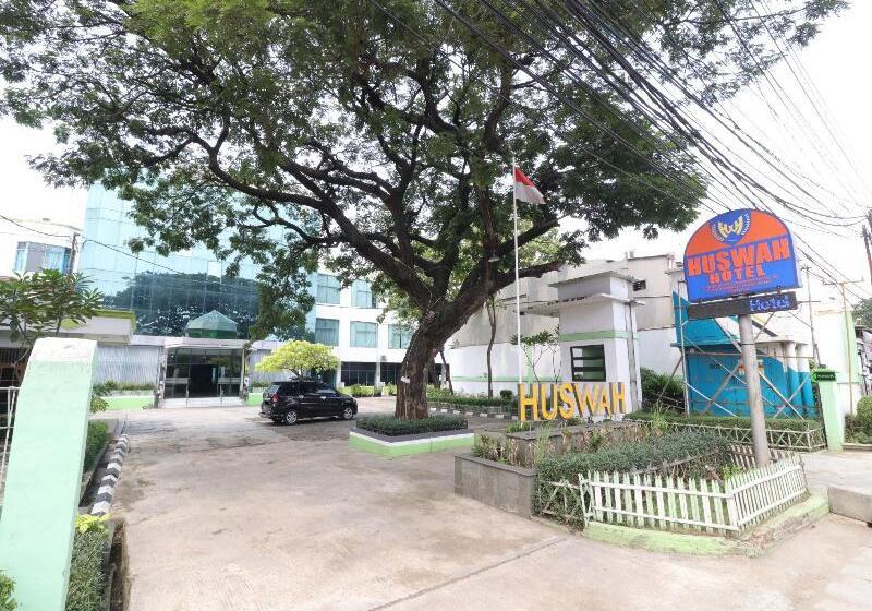 ホテル Huswah Airport