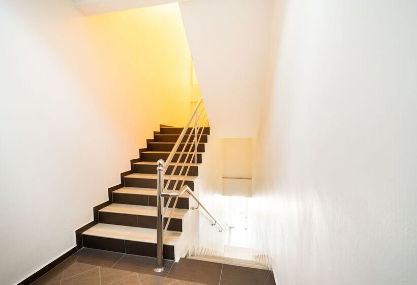 호텔 Oyo 44053 El Zahra Moda Alor Setar