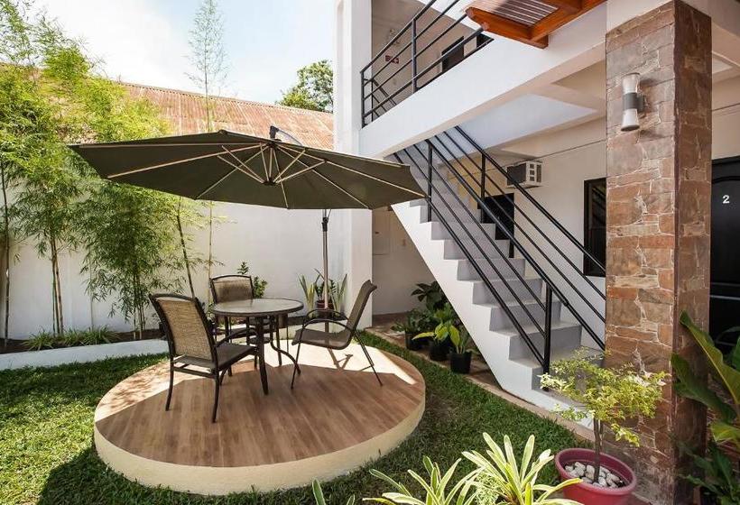 هتل Oyo 458 Kathy S Home Garden Suites