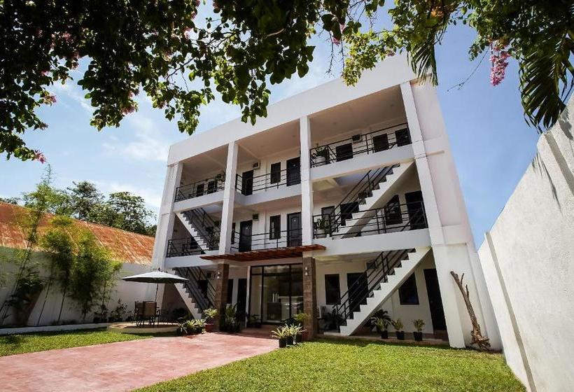 هتل Oyo 458 Kathy S Home Garden Suites