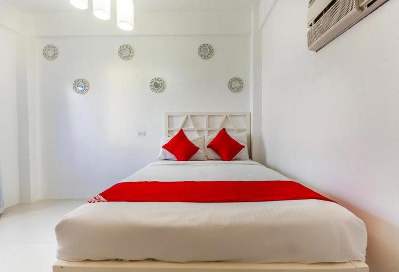 Отель Oyo 466 Issa’s Haven