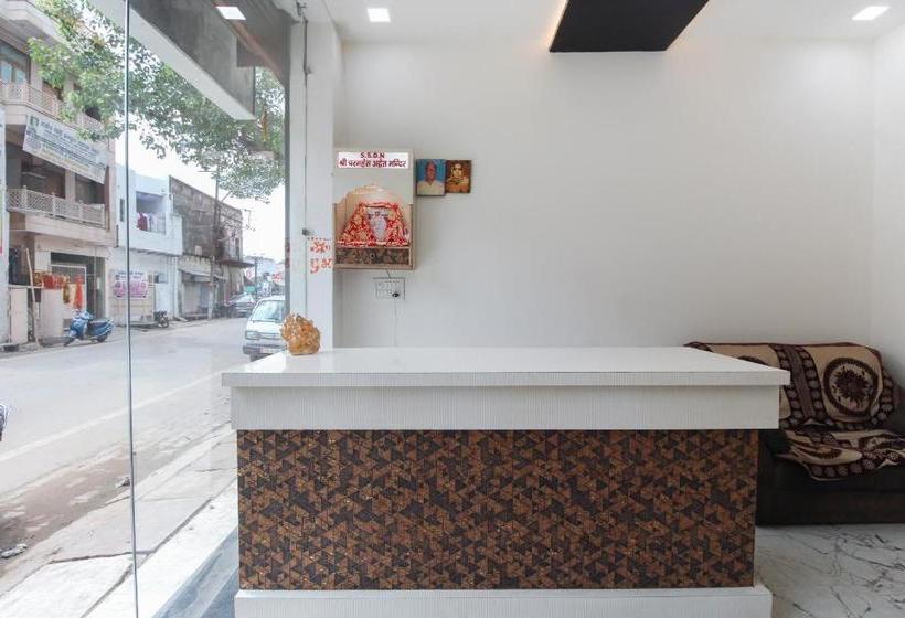 ホテル Spot On 62182 Khubsaras