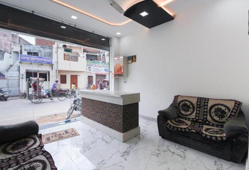 ホテル Spot On 62182 Khubsaras