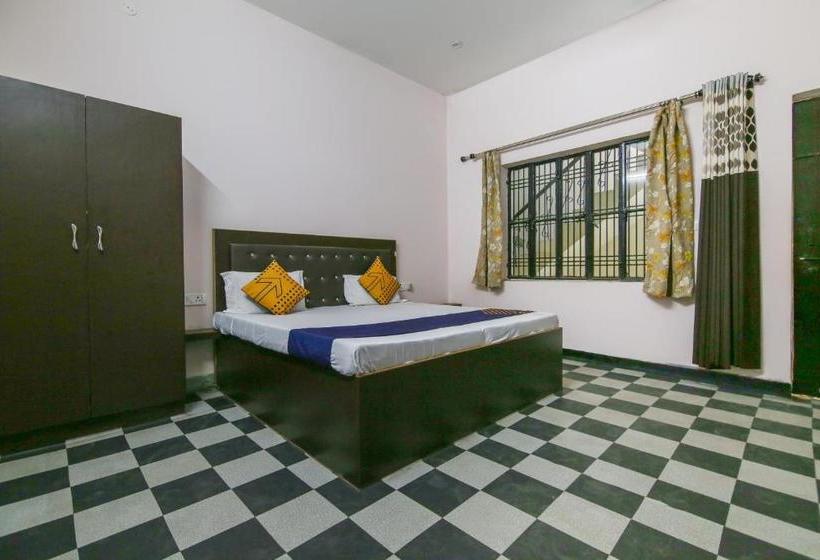 ホテル Spot On 62182 Khubsaras