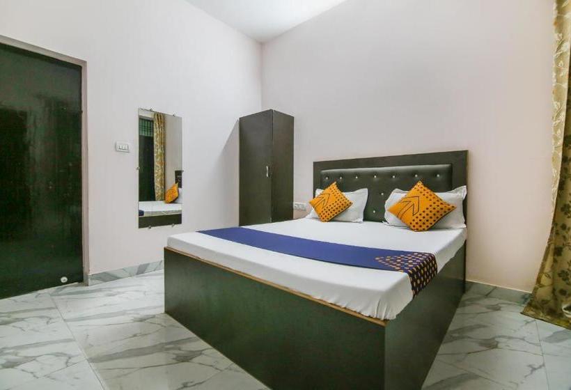 ホテル Spot On 62182 Khubsaras