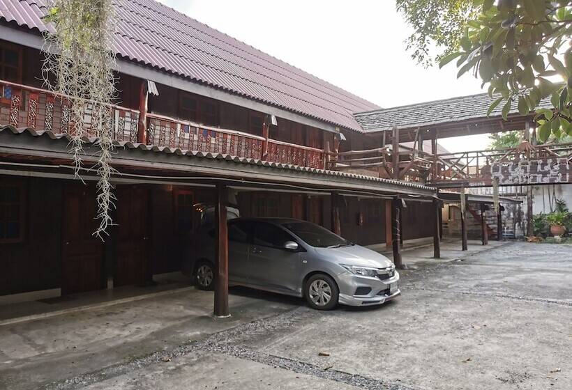 펜션 Baan Lanna Resort