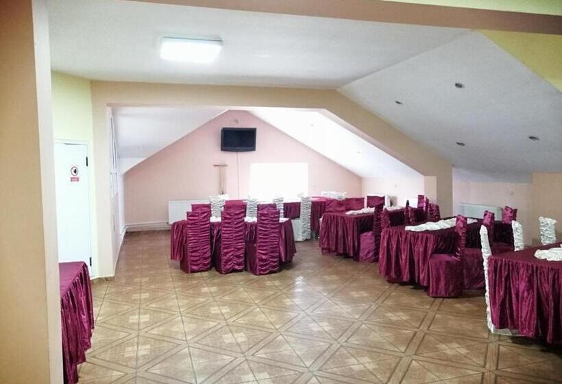 بنسيون Vila Elly