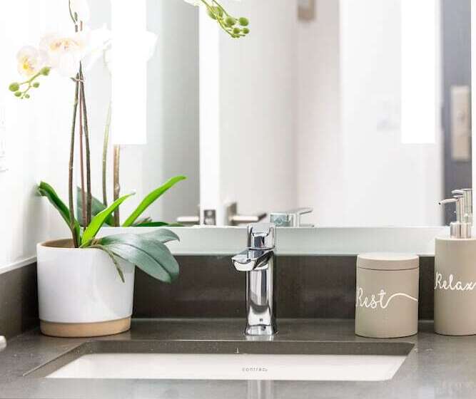 Sarkar Suites Cumberland Street