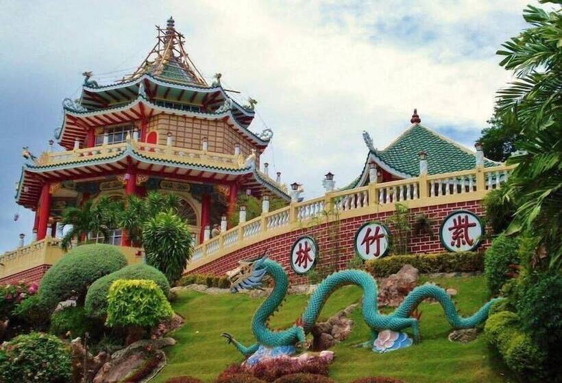 تختخواب و صبحانه Bee Force Backpackers Inn   Cebu