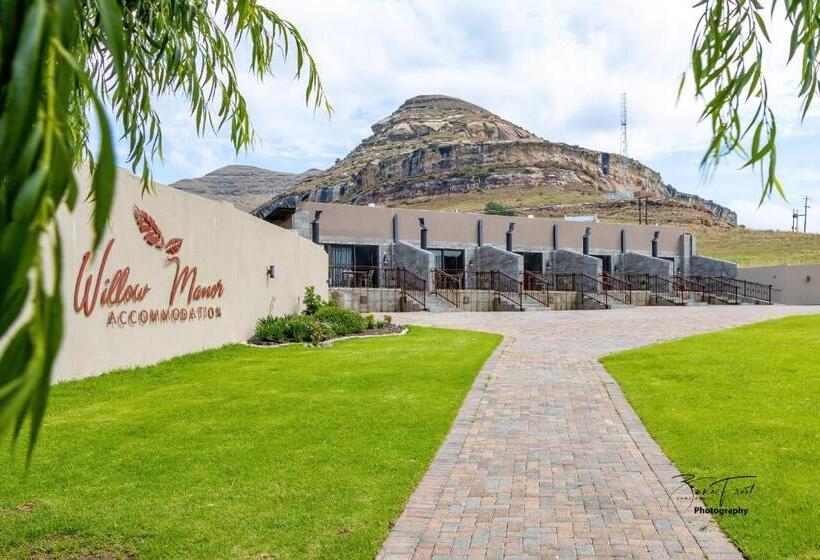 مبيت وإفطار Willow Manor