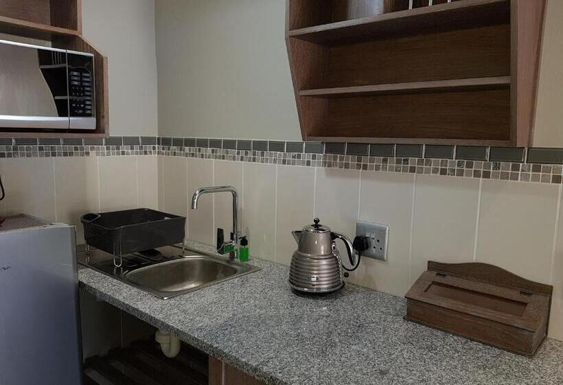 مبيت وإفطار Willow Manor