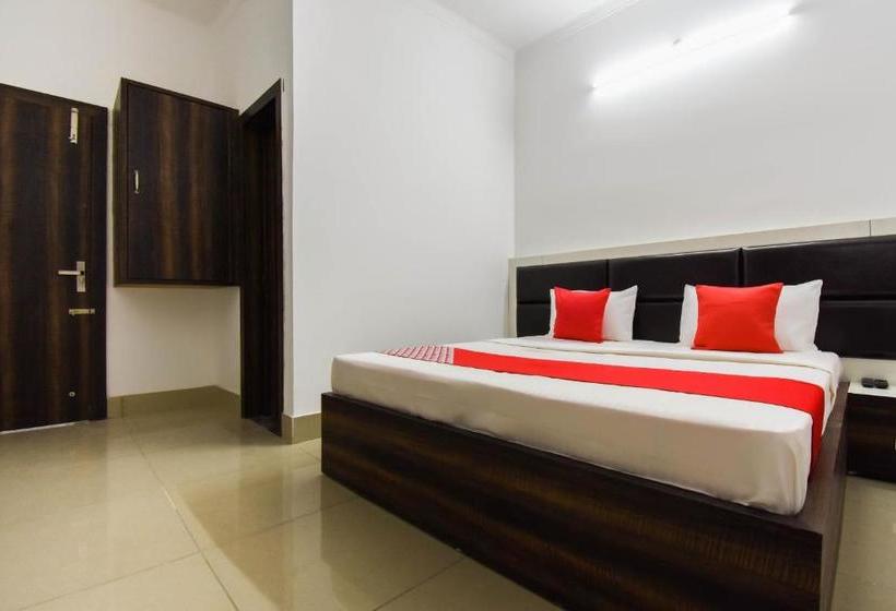 בית מלון כפרי Oyo 62051  Bhardwaj