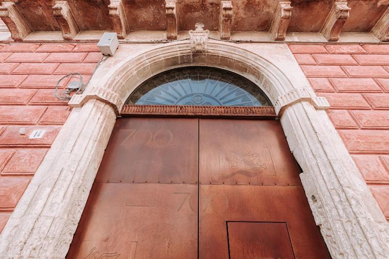 Paragon 700 Boutique Hotel & Spa