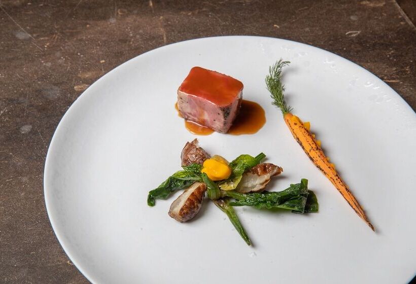 Paragon 700 Boutique Hotel & Spa