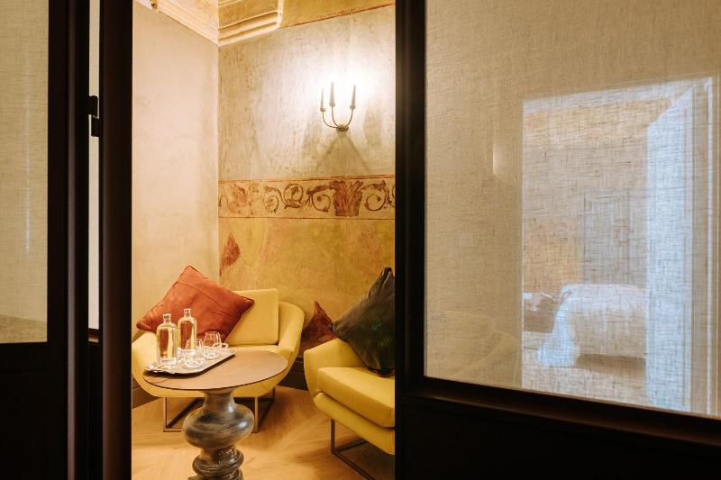 Paragon 700 Boutique Hotel & Spa