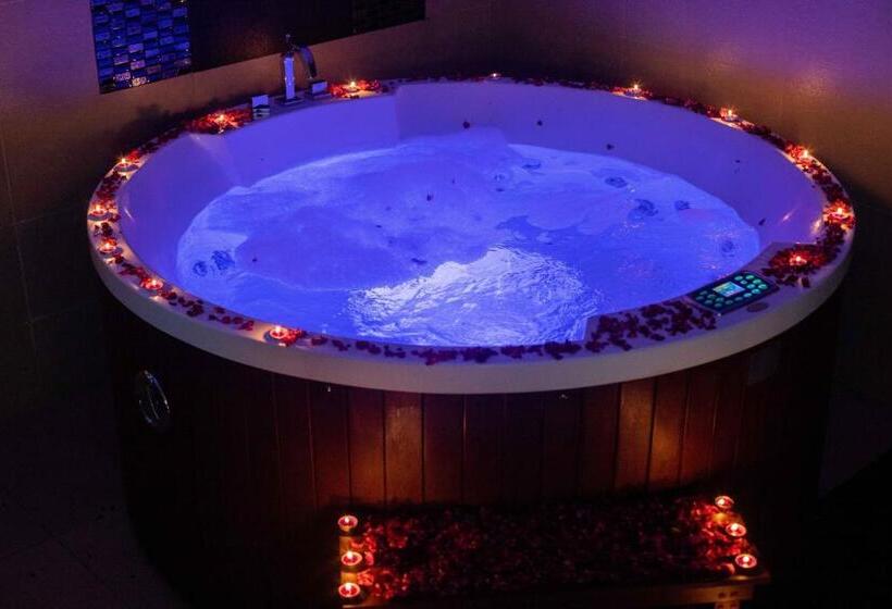 Hotel Royal Swiss Lahore