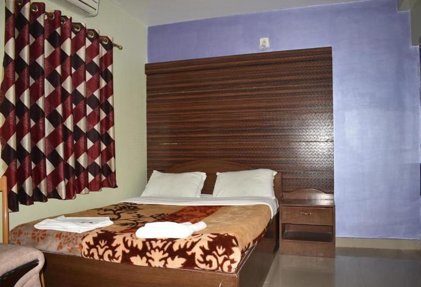 בית מלון כפרי Sakura House