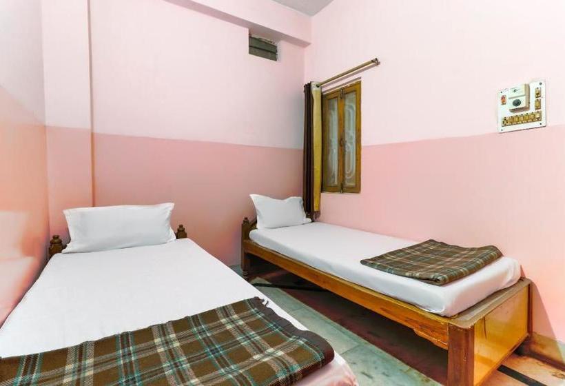 Spot On 81268 Hotel Deep