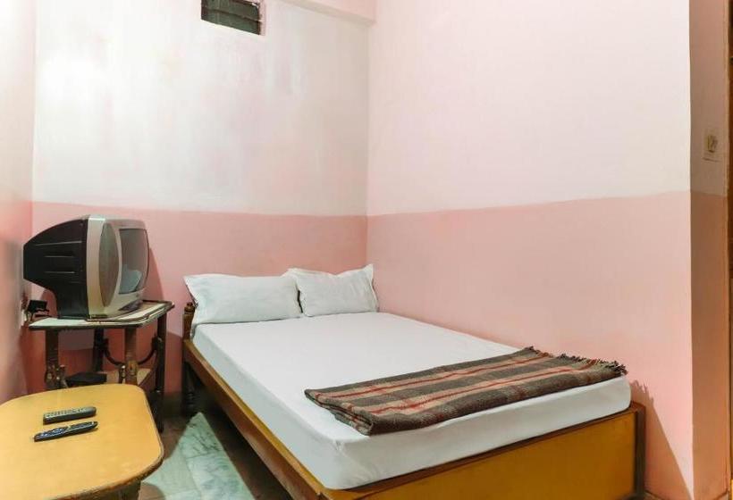 Spot On 81268 Hotel Deep