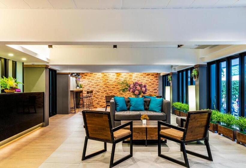 Livotel Express Hotel Ramkhamhaeng 50 Bangkok   No Parking