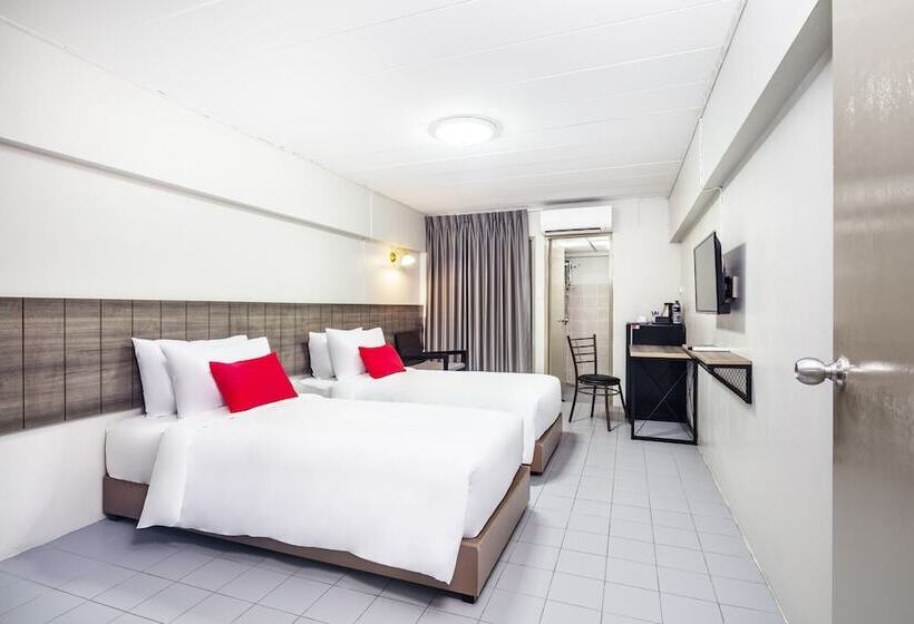 Livotel Express Hotel Ramkhamhaeng 50 Bangkok   No Parking