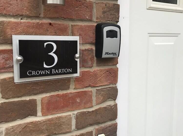 3 Crown Barton, Glastonbury