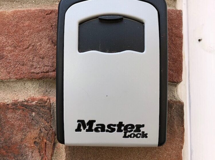 3 Crown Barton, Glastonbury