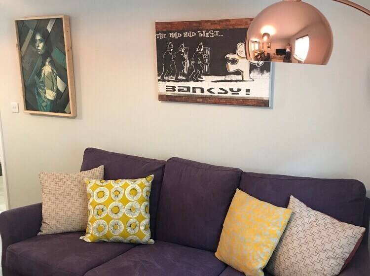 3 Crown Barton, Glastonbury