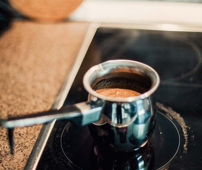 Apartment On Kuznetskstroevskiy 9