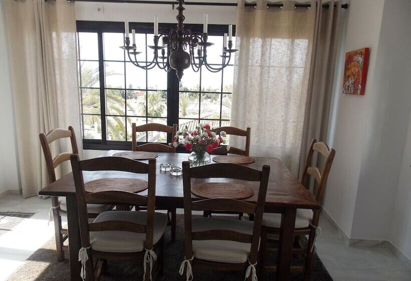 Apartment With Sea View In Puerto Banus