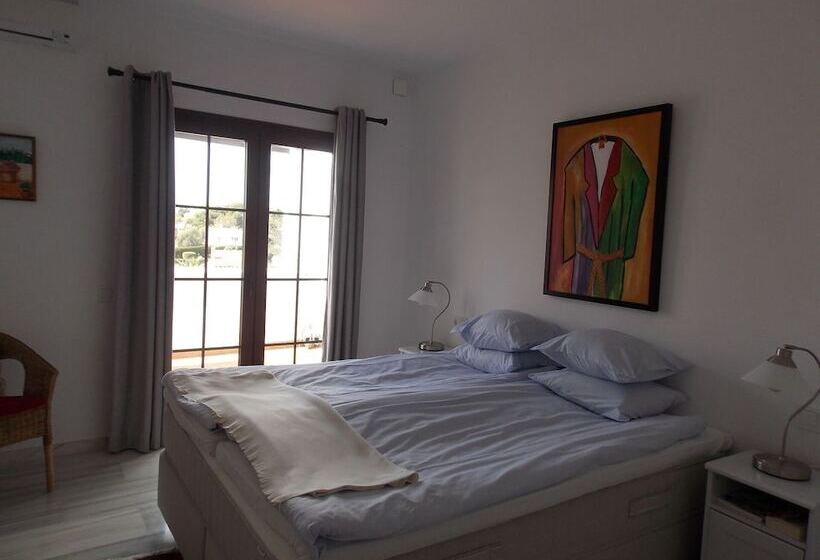 Apartment With Sea View In Puerto Banus