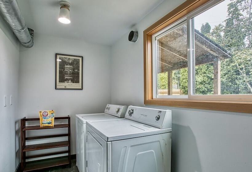 مبيت وإفطار Sehome Garden Inn