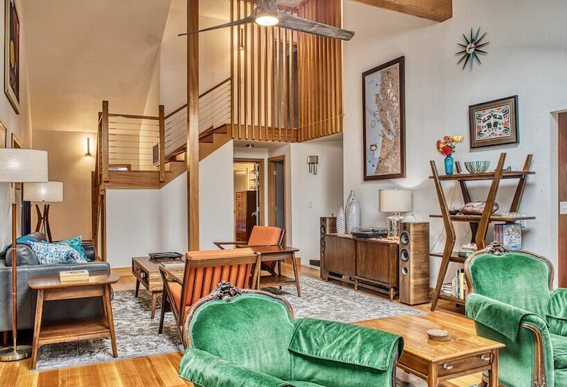 مبيت وإفطار Sehome Garden Inn