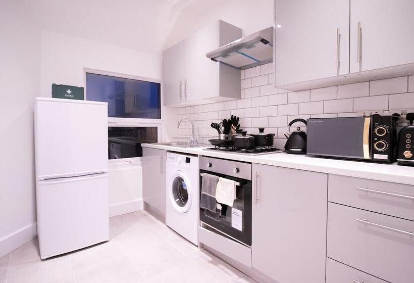 Everest Lodge Serviced Apartment