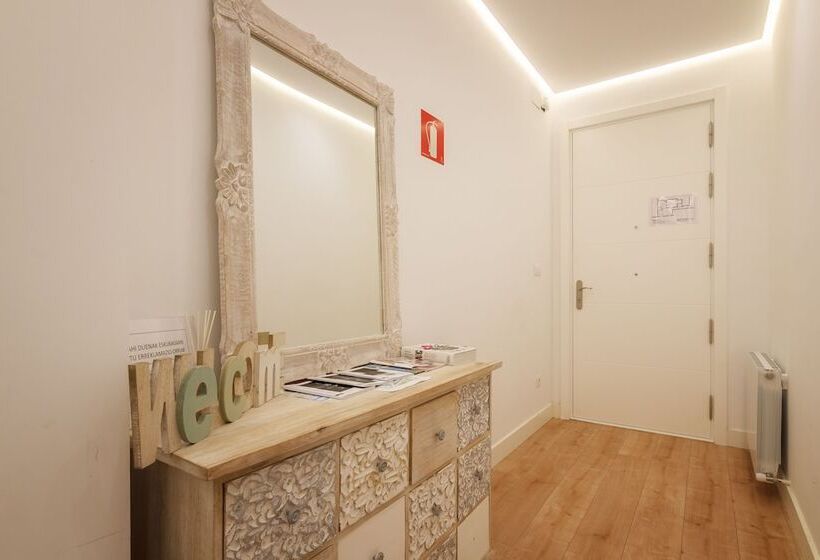 Glamour Guggenheim Pinchos By Urbanhosts