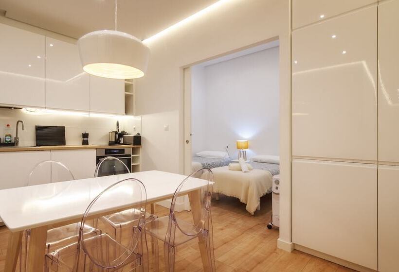 Glamour Guggenheim Pinchos By Urbanhosts