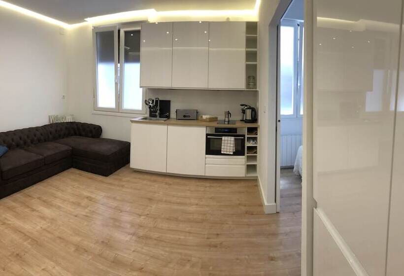 Glamour Guggenheim Pinchos By Urbanhosts