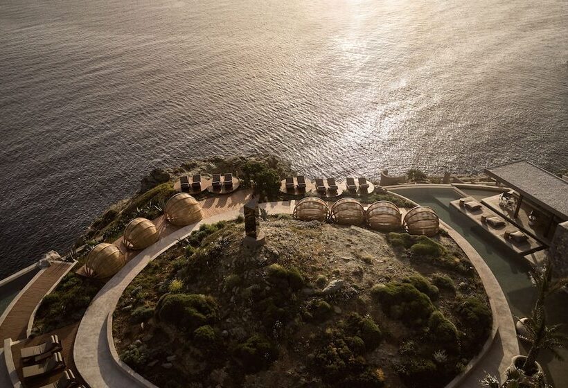 هتل Acro Suites  A Wellbeing Resort