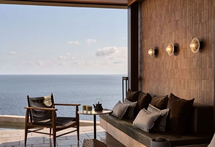 هتل Acro Suites  A Wellbeing Resort