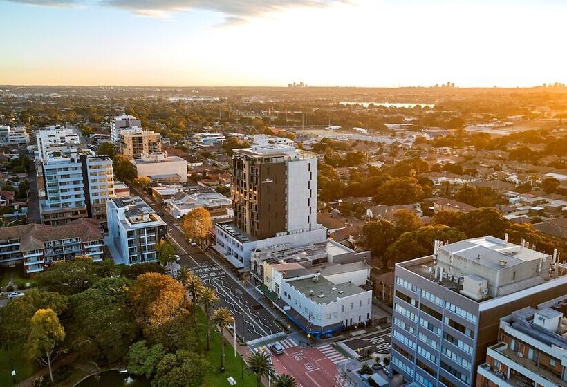 هتل Crowne Plaza Sydney Burwood, An Ihg