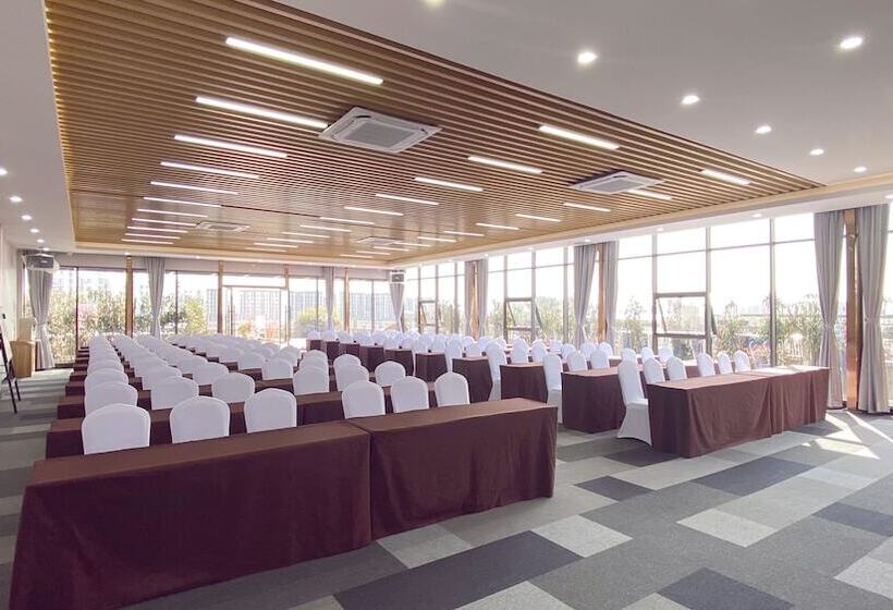 호텔 Holiday Inn Express Shanghai Hongqiao North, An Ihg