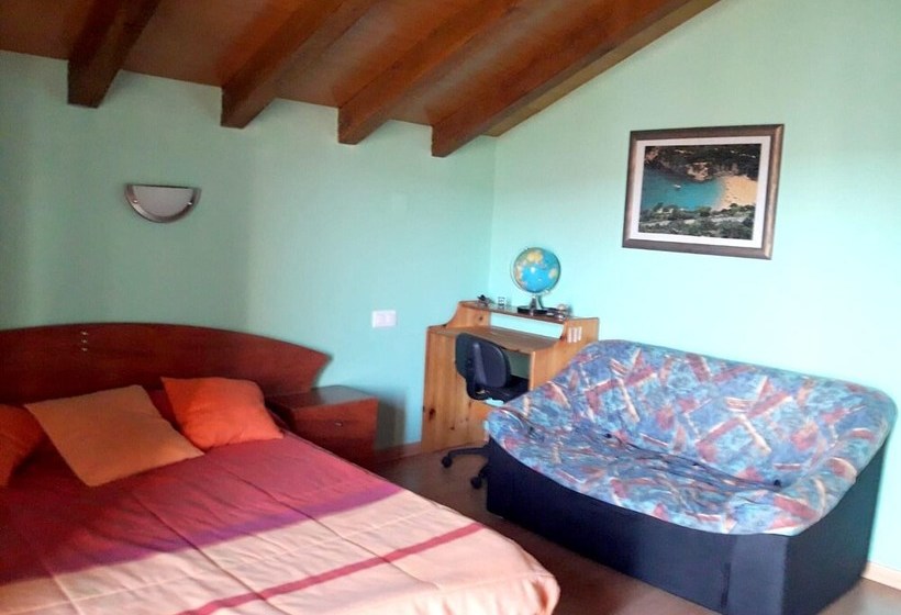 5 Bedrooms House With Enclosed Garden At Munain