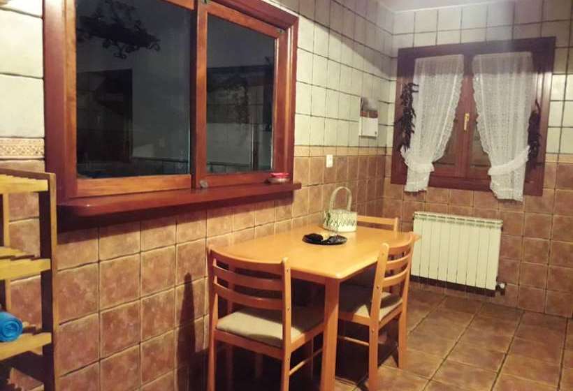 5 Bedrooms House With Enclosed Garden At Munain