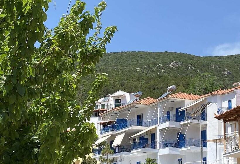 Matina Apartments Tyros