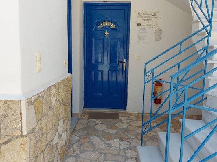 Matina Apartments Tyros