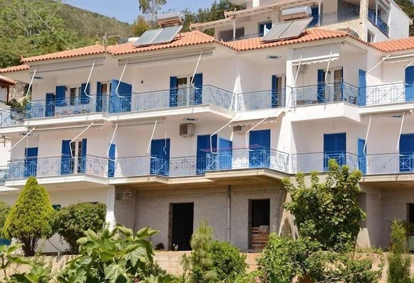 Matina Apartments Tyros