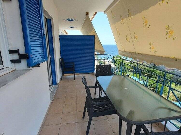 Matina Apartments Tyros