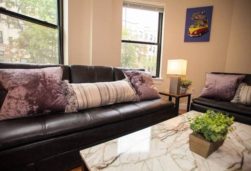 New 4 Bed 2 Full Bath Condo Near Back Bay