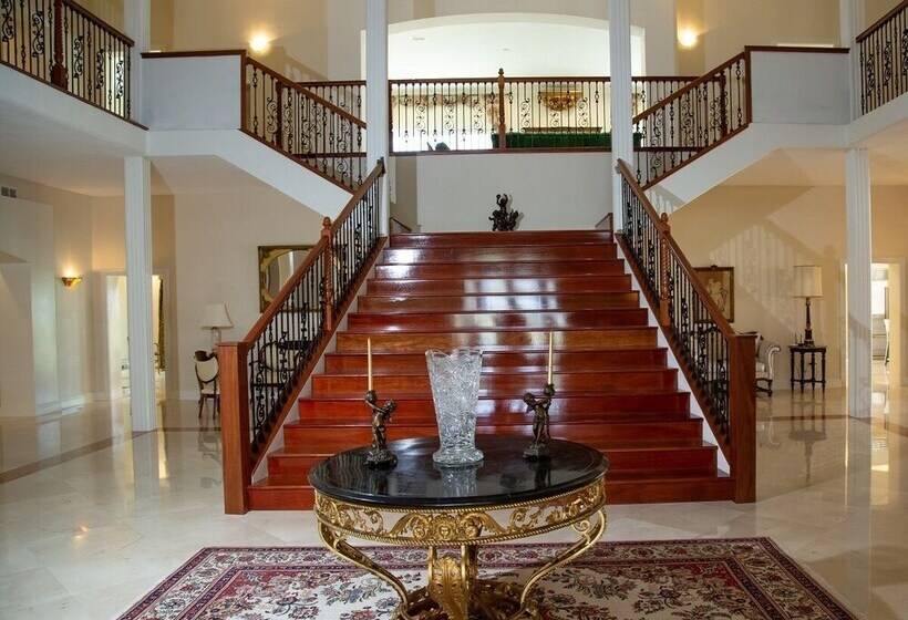 Ocean Mansion On The Beach, Private Pool, Hot Tub