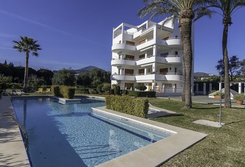 Penthouse First Line Golf   Marbella